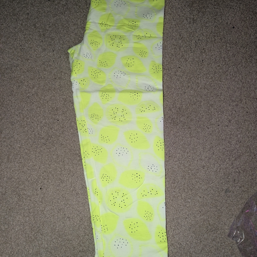 NWT GAP Yellow and White Lemon Leggings